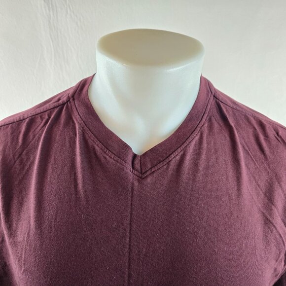 BKE T Shirt Men 2XL Red Maroon V Neck  Solid Casual Soft Stretch Knit Tee Casual - Picture 2 of 6